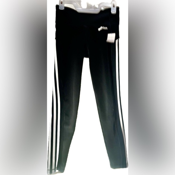 - Climate controlled adidas size small ladies leggings / yoga pants… - Picture 9 of 16